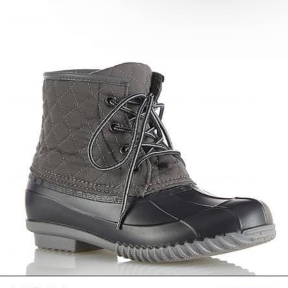 Duck boots